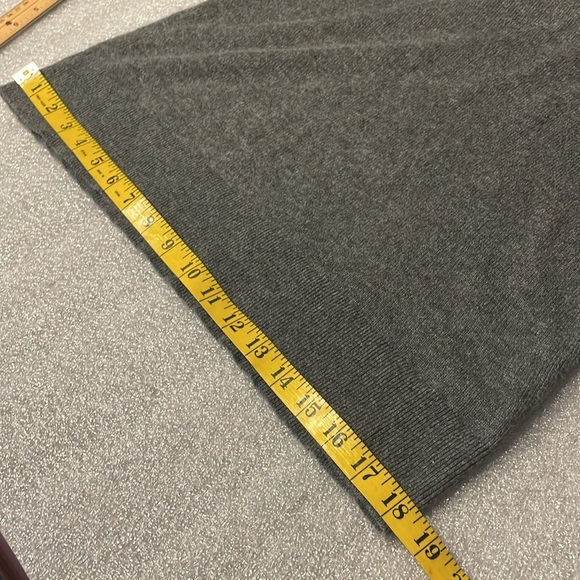 HALOGEN CASHMERE gray v-neck VEE Sweater - Picture 12 of 12